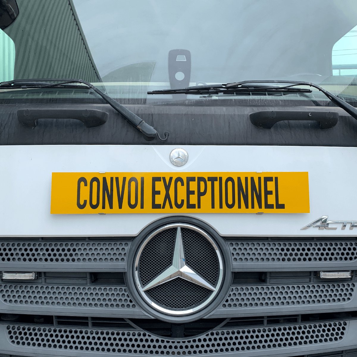 bord convoi exceptionnel2 Bord convoi exceptionnel 1175x200x2mm - Afbeelding 1